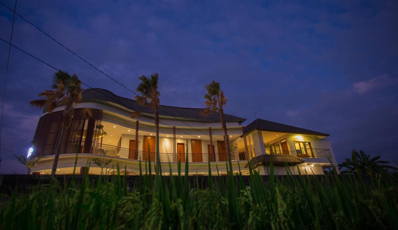 Curve Guest House Canggu Buitenkant foto